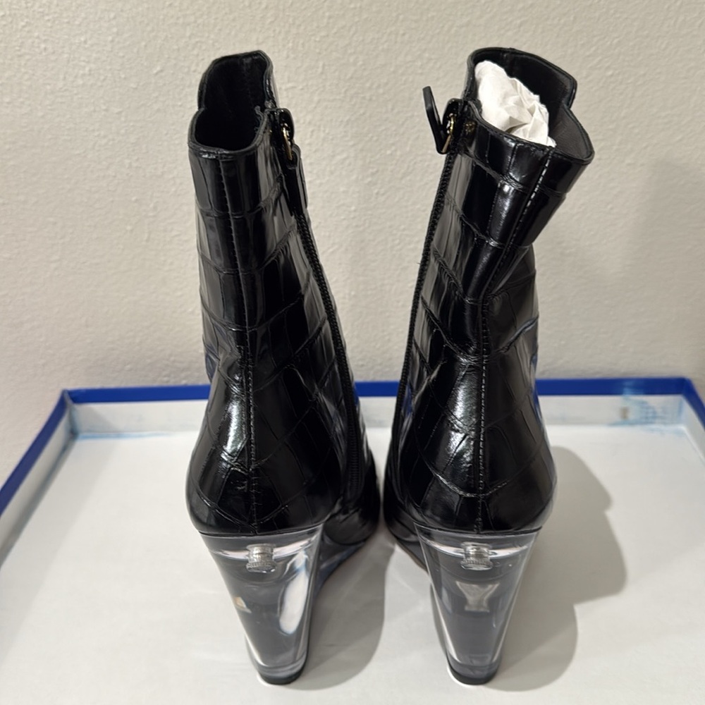 Stuart Weitzman Lucite 100 Wedge Bootie in Black Croc size 39.5/9 - Picture 5 of 8
